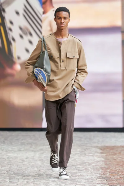 Look 14